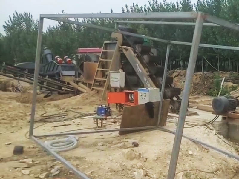 帶細沙回收的挖斗洗沙機